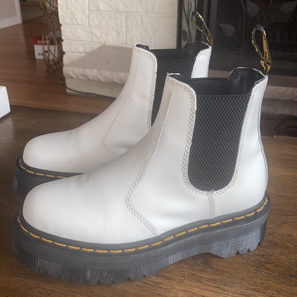 DR. MARTENS Chelsea Platform Boot - Picture 3 of 5